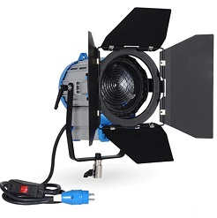 Den Spotlight 650w Quay Phim Gia Nang