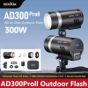 Godox AD300PRO II là đèn flash di động với TTL, HSS 1/8000s, kết nối không dây 2.4G, đèn LED RGB và pin 3000mAh, phù hợp cho Canon, Nikon, Sony. 36190